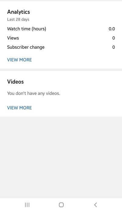 YouTube-Analytics-on-Mobile-Phone